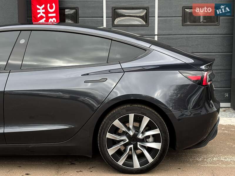 Седан Tesla Model 3 2024 в Киеве