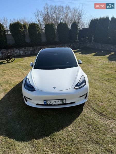 Седан Tesla Model 3 2022 в Львові