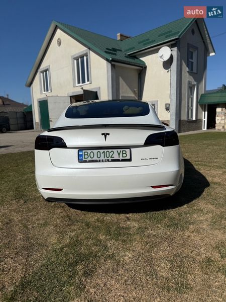 Седан Tesla Model 3 2022 в Львові