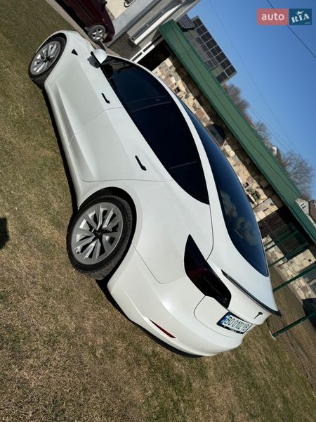 Седан Tesla Model 3 2022 в Львові