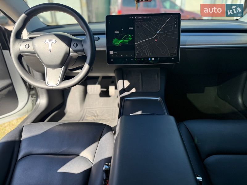 Седан Tesla Model 3 2022 в Львові