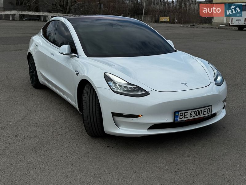 Седан Tesla Model 3 2019 в Николаеве