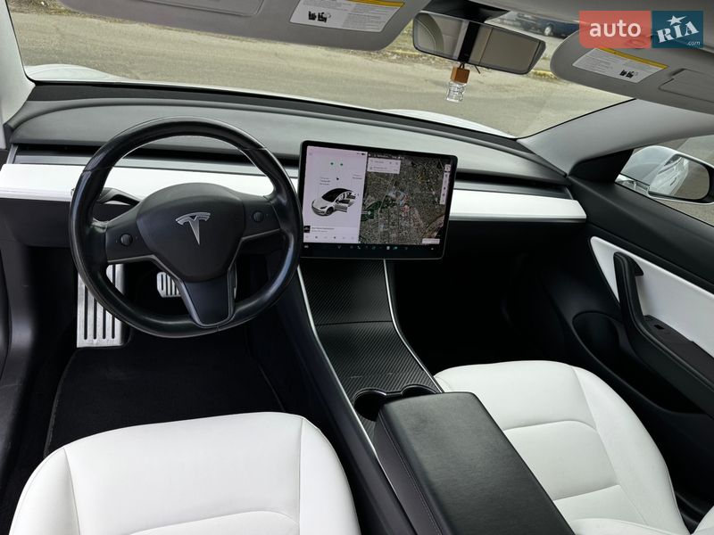 Седан Tesla Model 3 2019 в Николаеве