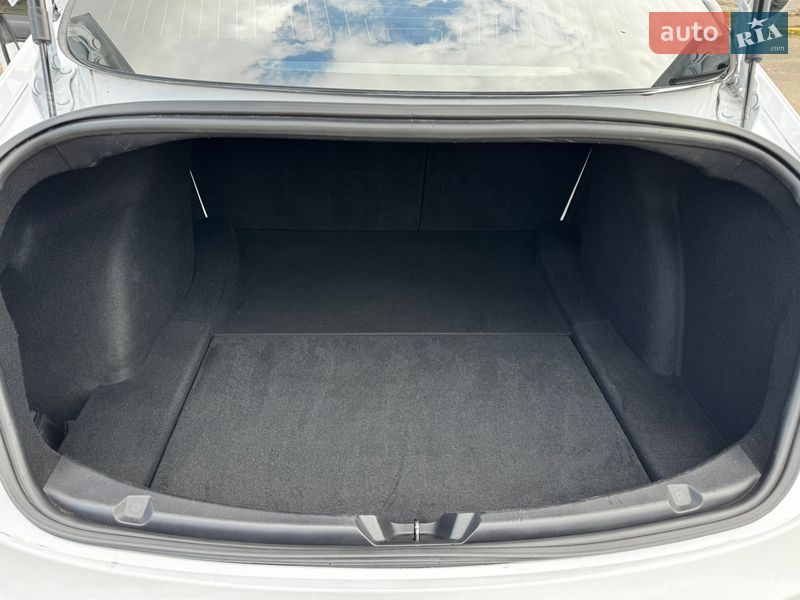 Седан Tesla Model 3 2019 в Николаеве