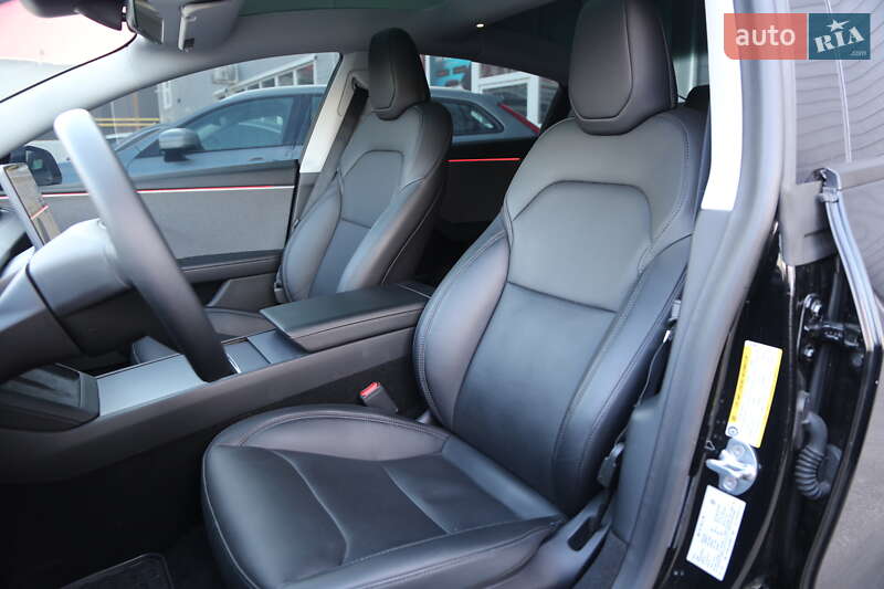 Седан Tesla Model 3 2024 в Києві