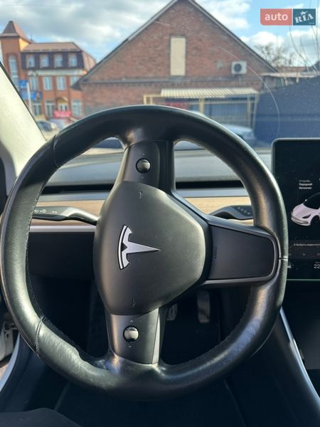 Седан Tesla Model 3 2018 в Ірпені