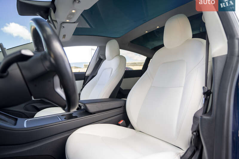 Седан Tesla Model 3 2018 в Киеве