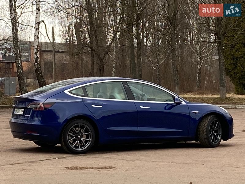 Седан Tesla Model 3 2019 в Житомире