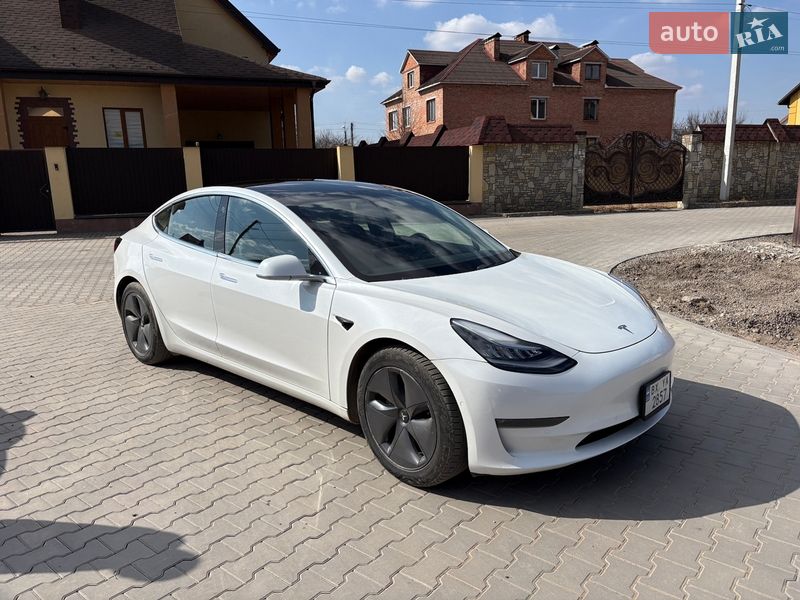 Tesla Model 3 2020