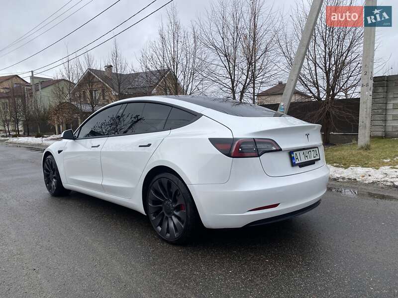 Седан Tesla Model 3 2022 в Киеве