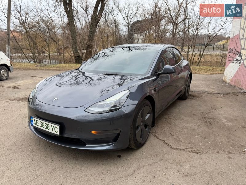Седан Tesla Model 3 2023 в Кривом Роге