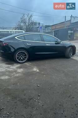 Седан Tesla Model 3 2019 в Виннице