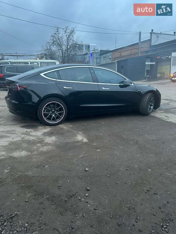 Седан Tesla Model 3 2019 в Виннице