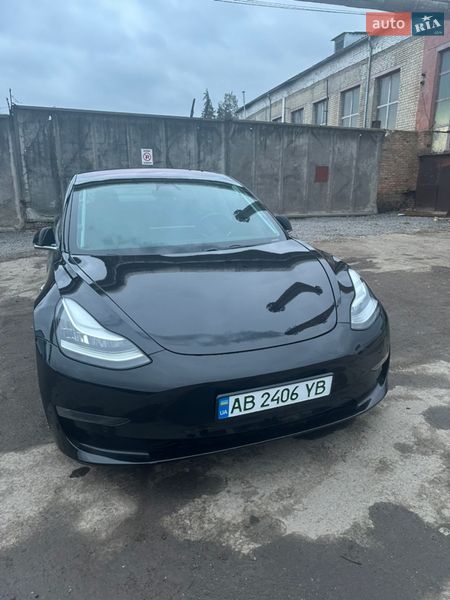 Седан Tesla Model 3 2019 в Виннице