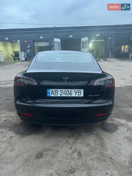 Седан Tesla Model 3 2019 в Виннице