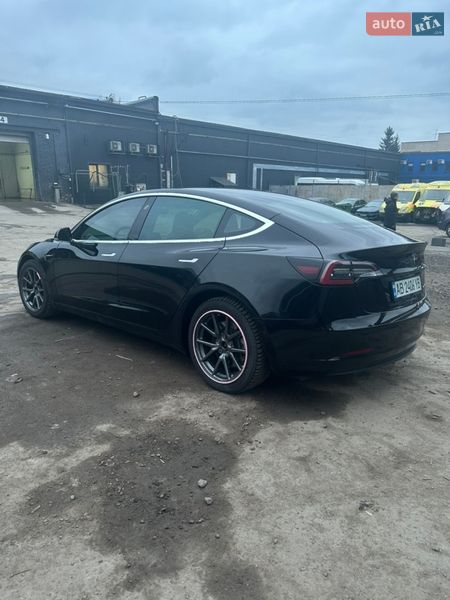 Седан Tesla Model 3 2019 в Виннице