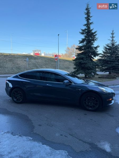 Седан Tesla Model 3 2019 в Киеве фото 5 Седан Tesla Model 3 2019 в Киеве