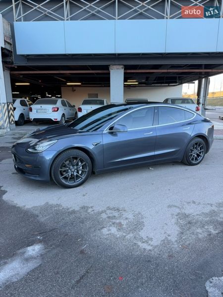Седан Tesla Model 3 2019 в Киеве фото 50 Седан Tesla Model 3 2019 в Киеве