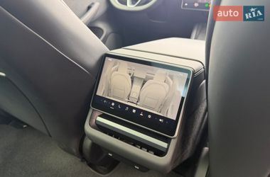 Седан Tesla Model 3 2025 в Дніпрі