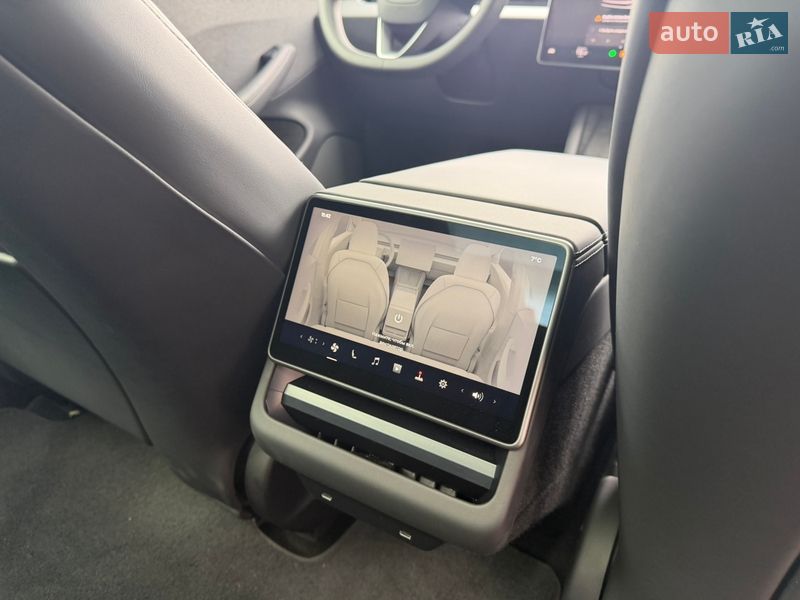 Седан Tesla Model 3 2025 в Дніпрі