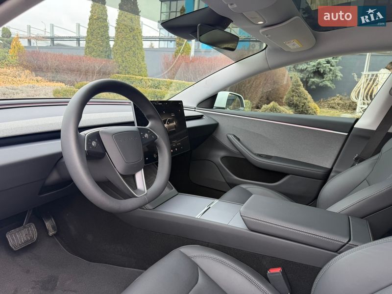 Седан Tesla Model 3 2025 в Дніпрі