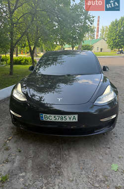 Седан Tesla Model 3 2018 в Львове