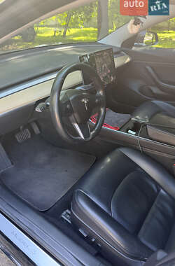 Седан Tesla Model 3 2018 в Львові