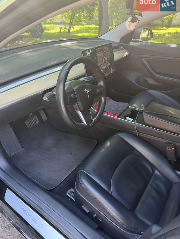 Седан Tesla Model 3 2018 в Львові
