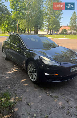 Седан Tesla Model 3 2018 в Львове
