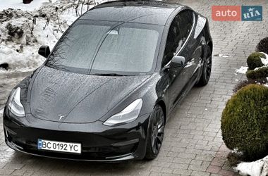 Седан Tesla Model 3 2023 в Львові