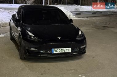 Седан Tesla Model 3 2023 в Львове