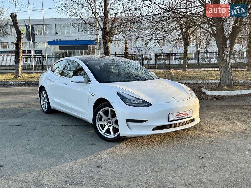 Tesla Model 3 2019
