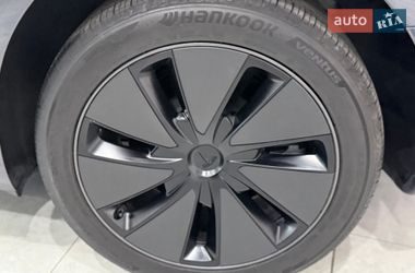 Седан Tesla Model 3 2025 в Одессе