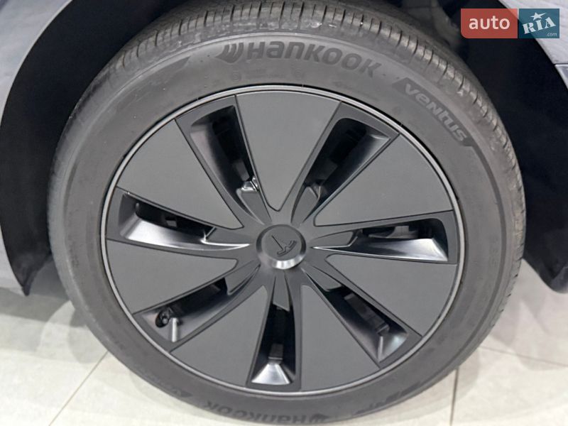 Седан Tesla Model 3 2025 в Одессе