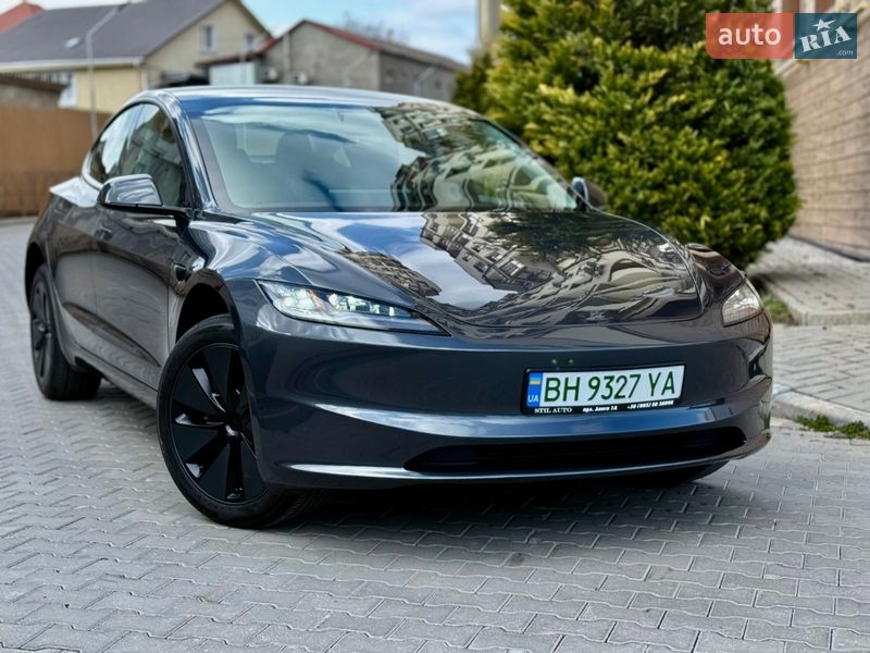 Седан Tesla Model 3 2025 в Одессе