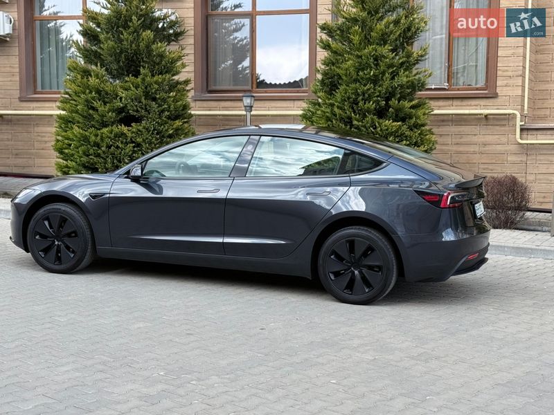 Седан Tesla Model 3 2025 в Одессе
