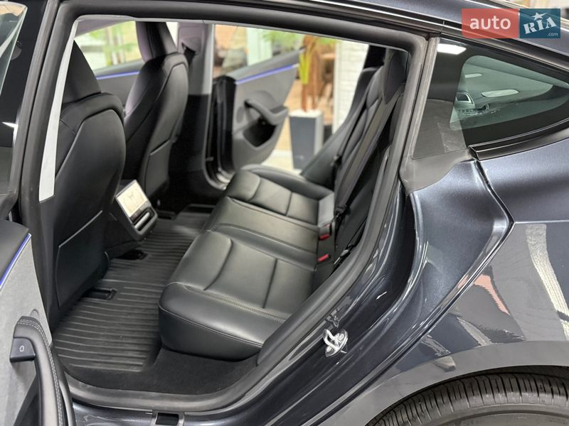 Седан Tesla Model 3 2025 в Одессе