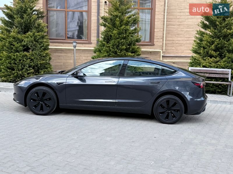 Седан Tesla Model 3 2025 в Одессе