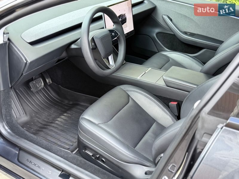 Седан Tesla Model 3 2025 в Одессе