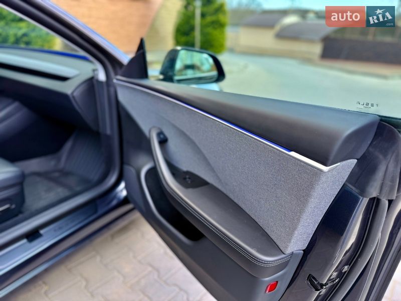 Седан Tesla Model 3 2025 в Одессе