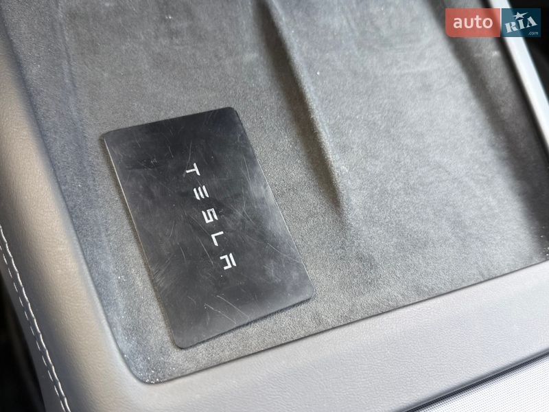 Седан Tesla Model 3 2025 в Одессе