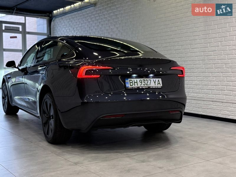 Седан Tesla Model 3 2025 в Одессе