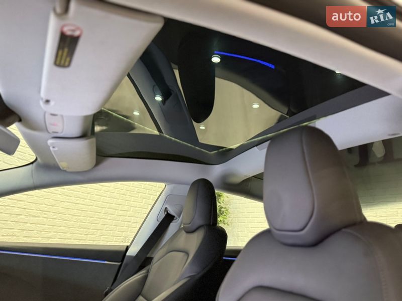 Седан Tesla Model 3 2025 в Одессе