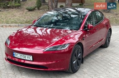 Седан Tesla Model 3 2024 в Новояворовске