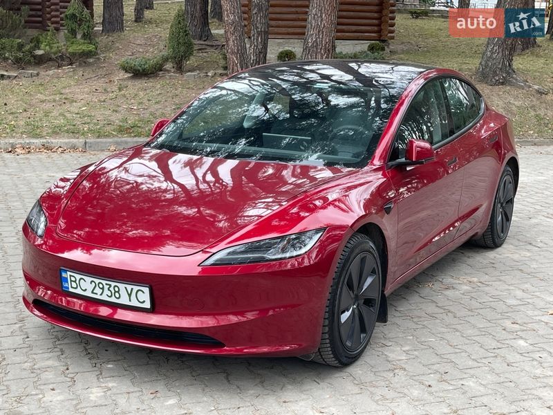 Седан Tesla Model 3 2024 в Новояворовске