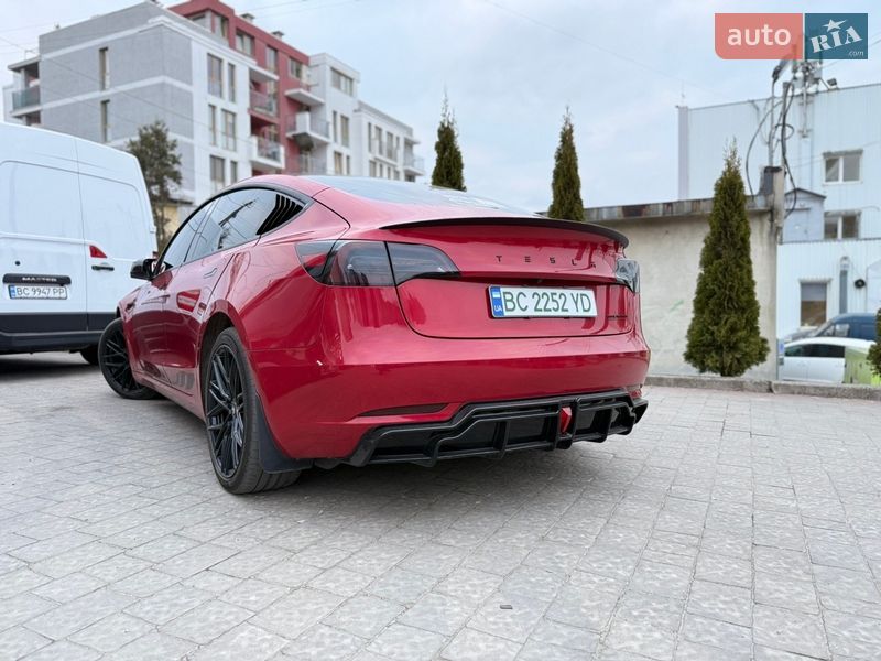 Седан Tesla Model 3 2022 в Львове
