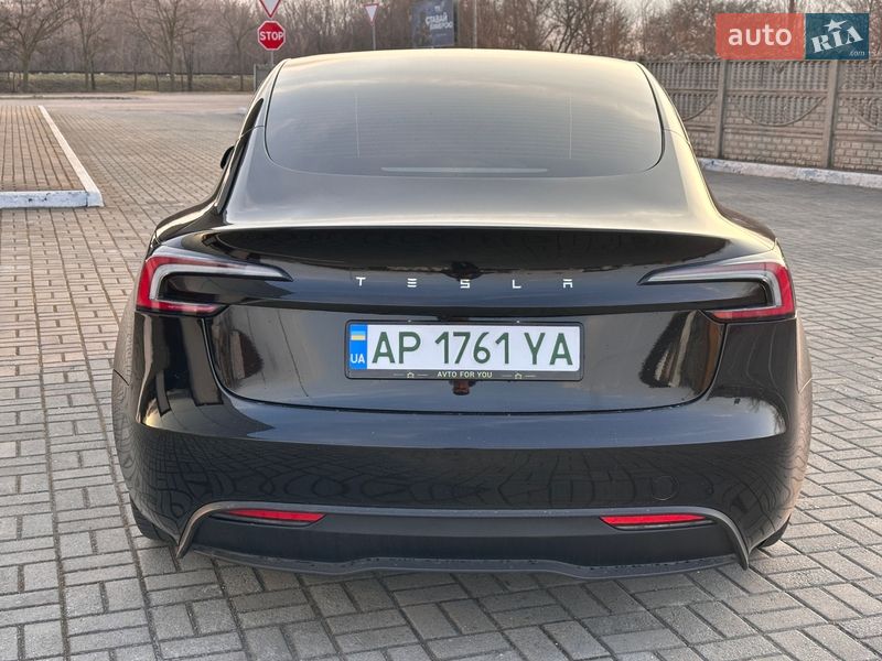 Седан Tesla Model 3 2024 в Запорожье