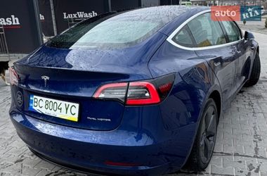 Седан Tesla Model 3 2019 в Львове