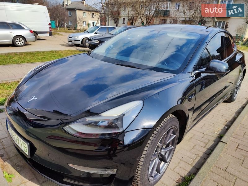 Tesla Model 3 2021