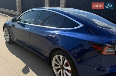 Седан Tesla Model 3 2018 в Киеве